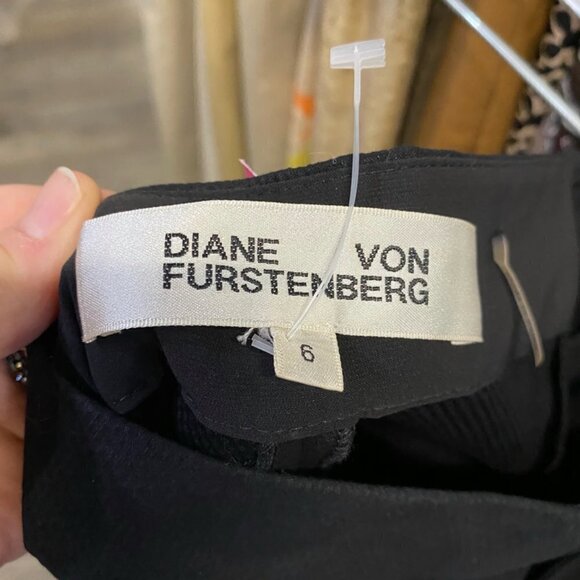 Diane Von Furstenberg Black Waffled Tapered Pants - Picture 4 of 4